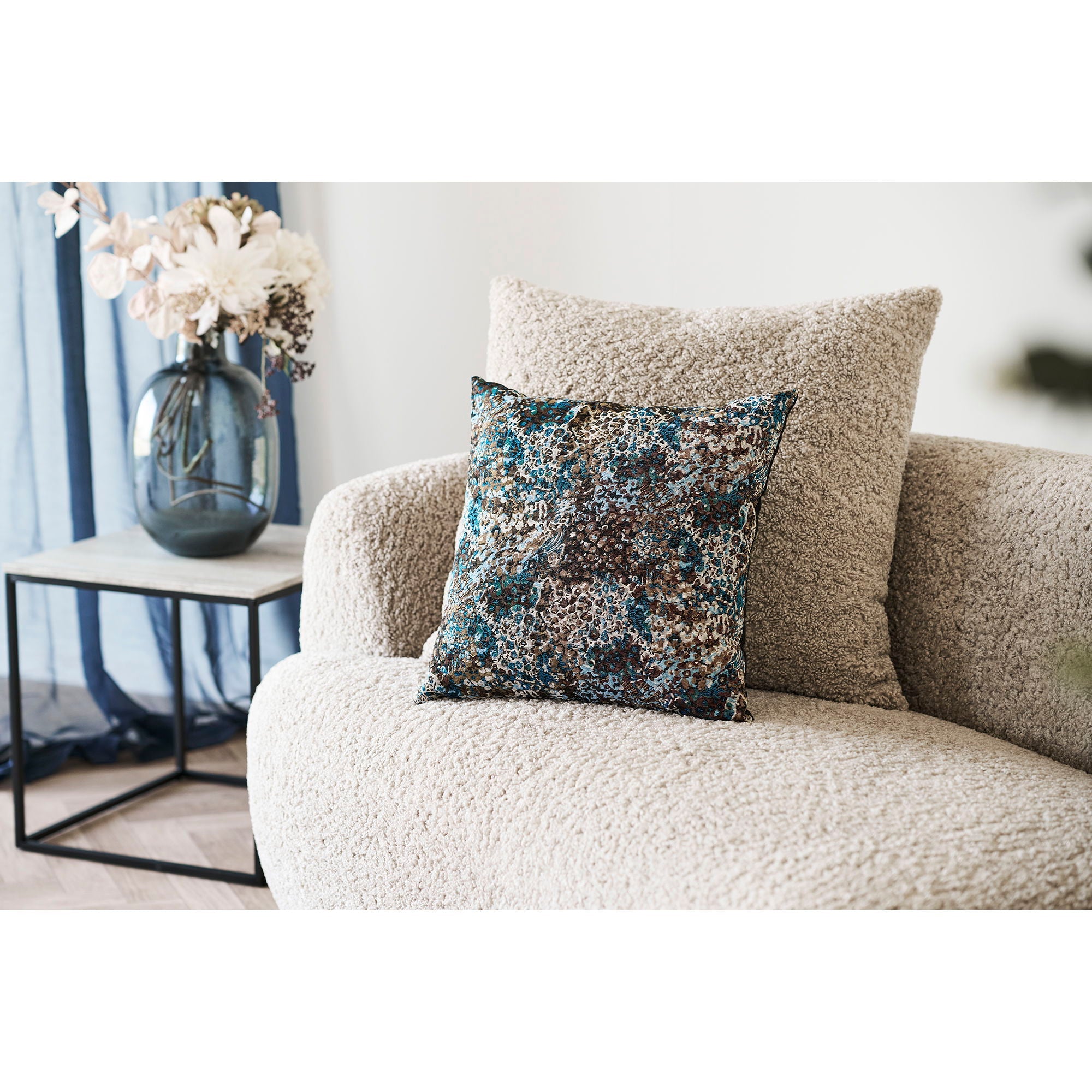 Blossom Cushion - Casaneu