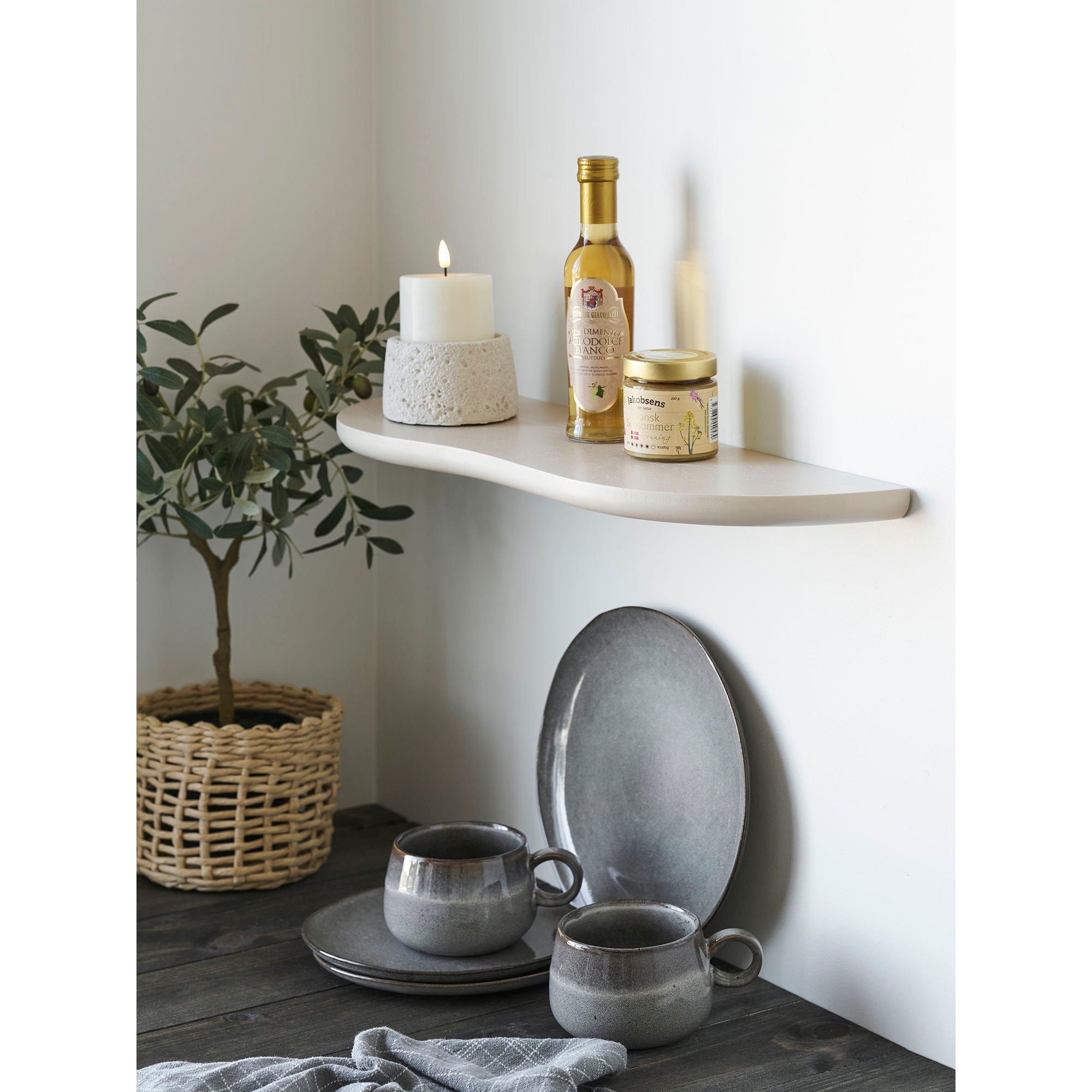 Botta Wall Shelf - Casaneu