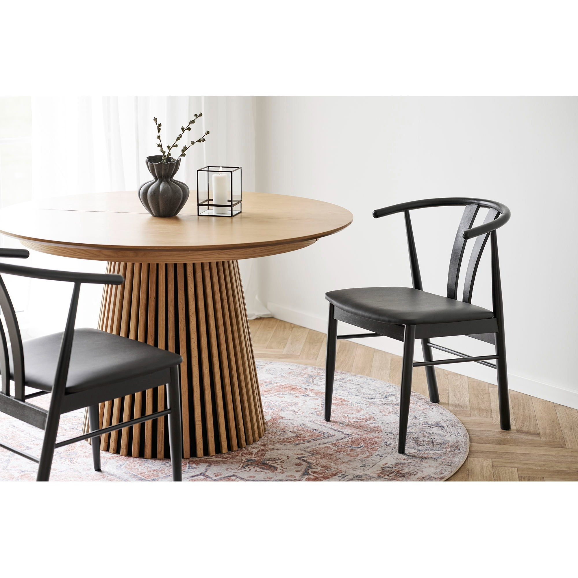 Eetkamerstoel Zwarte hout – Artenara met PU zitvlak - Casa Neu