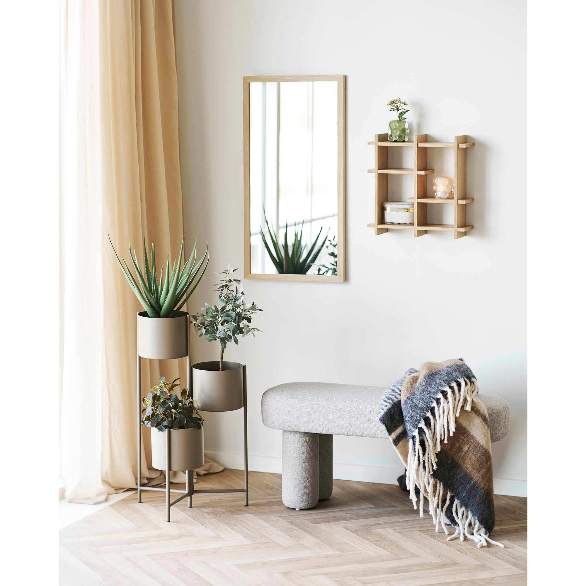 Olsberg Wall Shelf - Casaneu